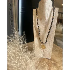 COLLIER TIMO